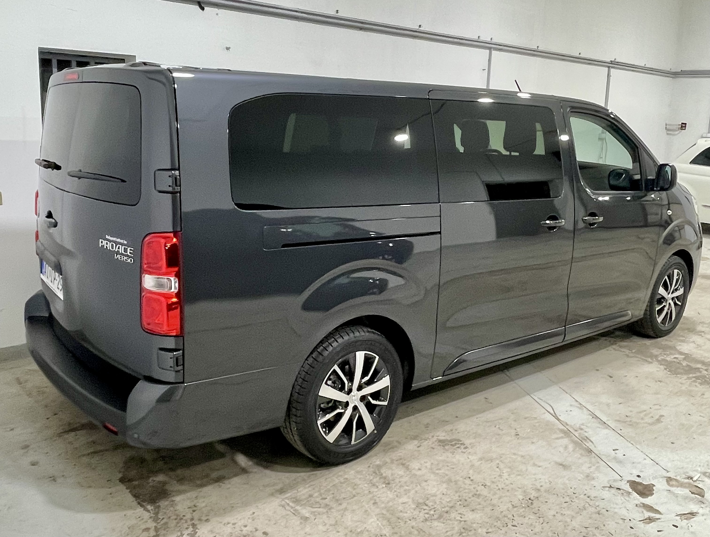 Extra vehicle image