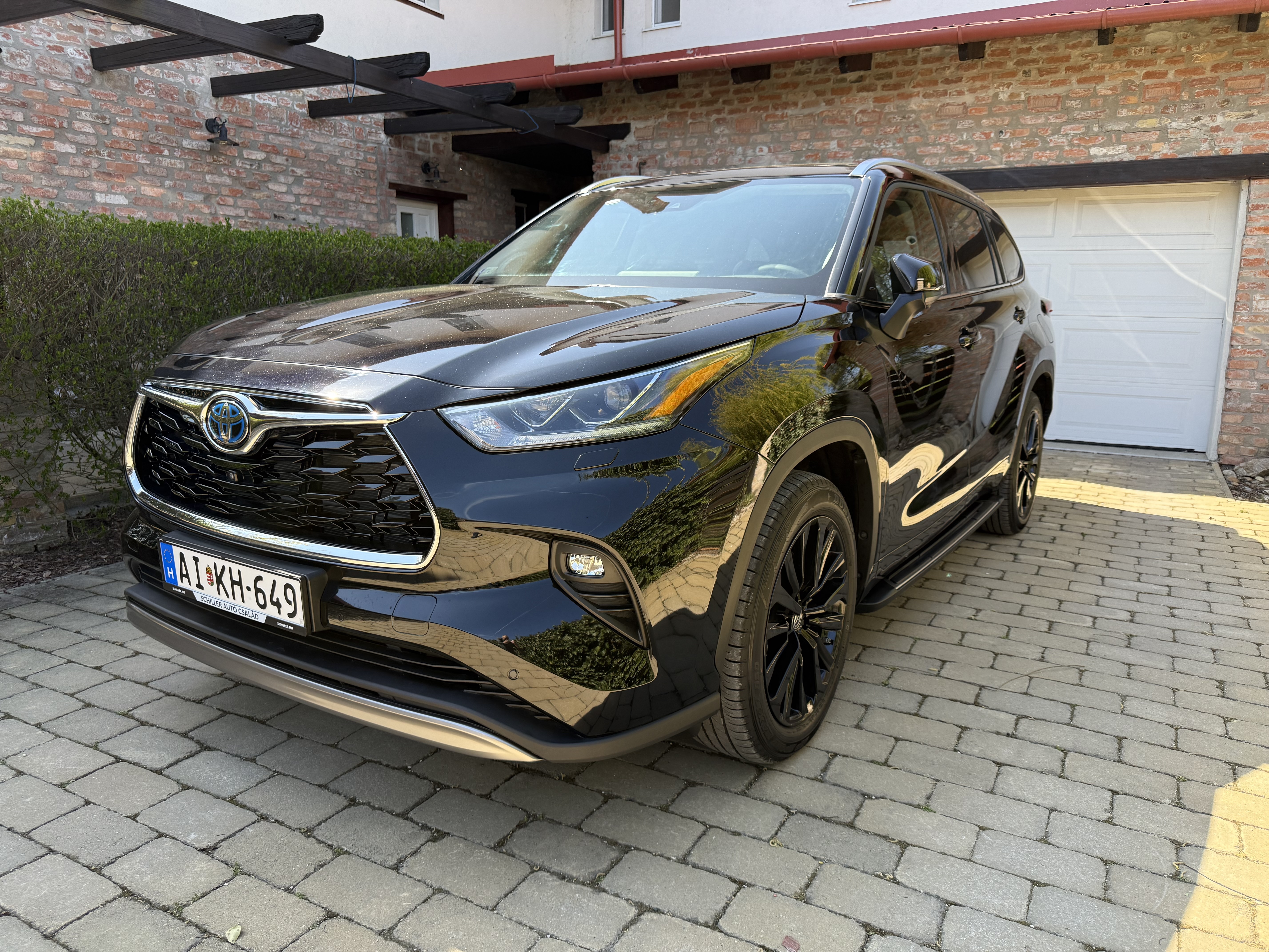 Main vehicle image