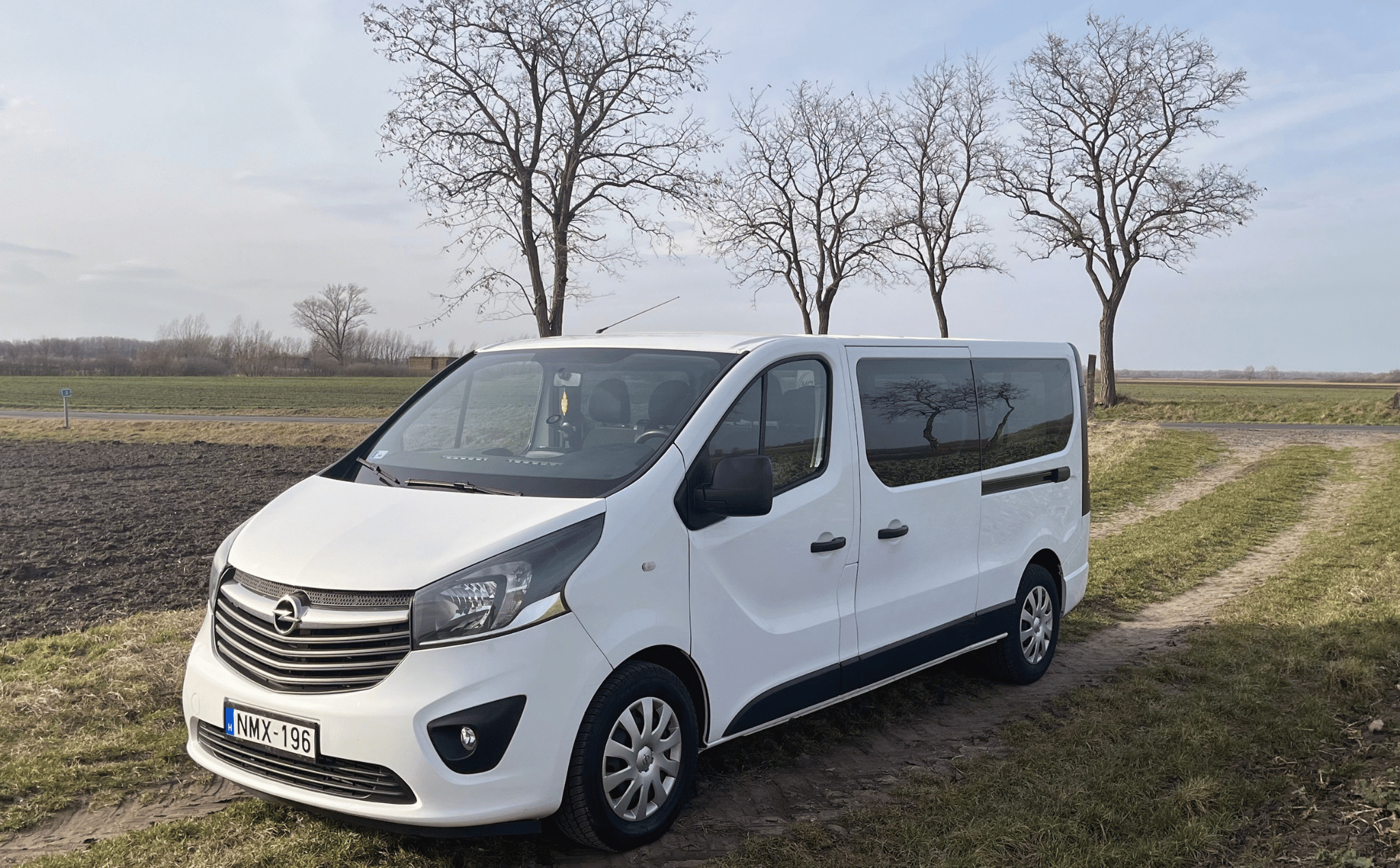 Extra vehicle image