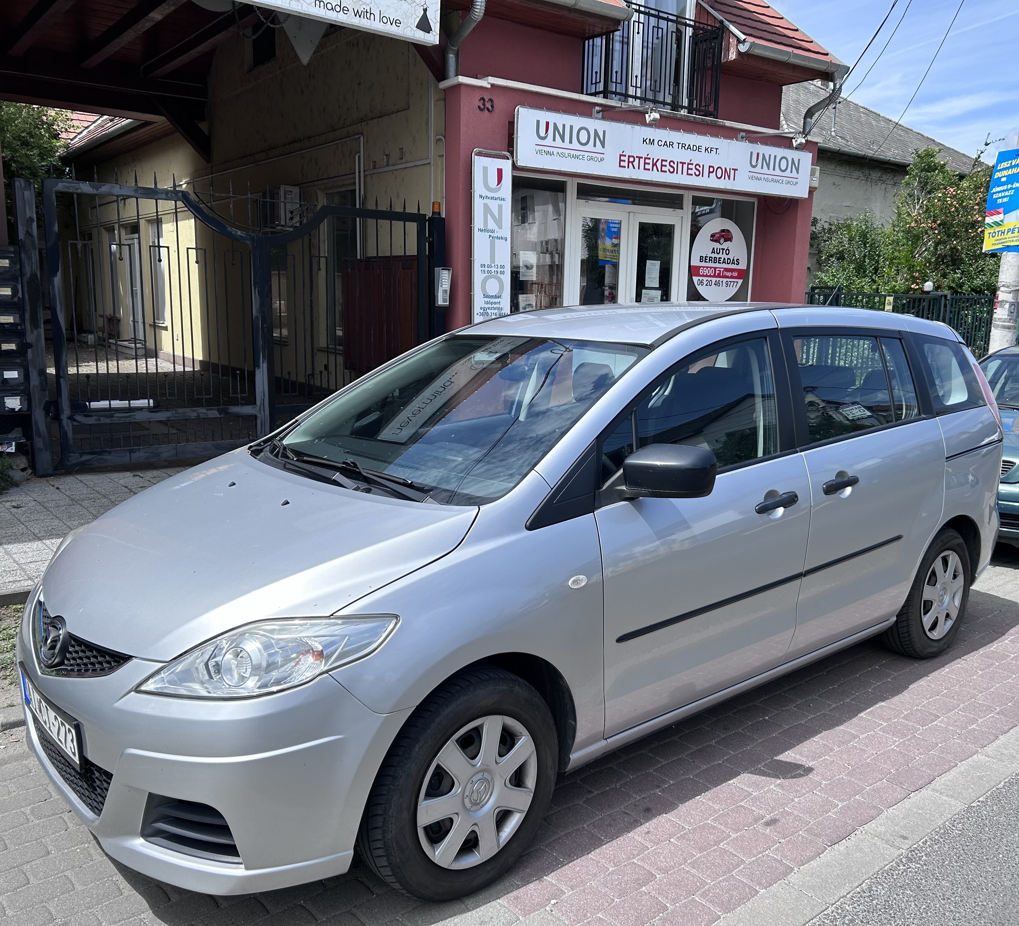 Main vehicle image