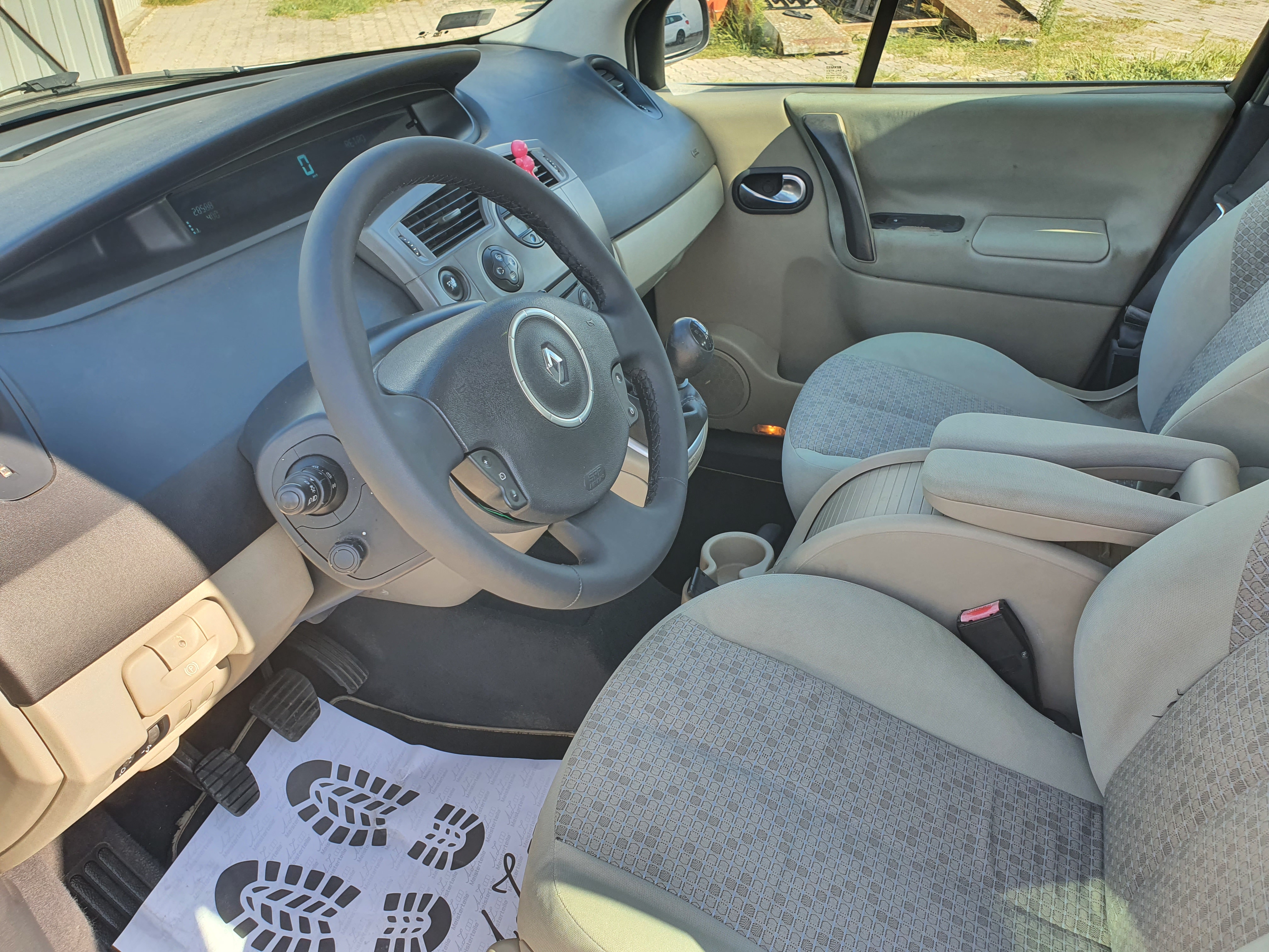 Extra vehicle image