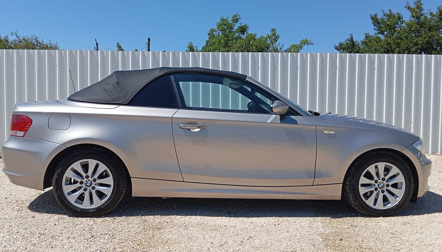 Extra vehicle image