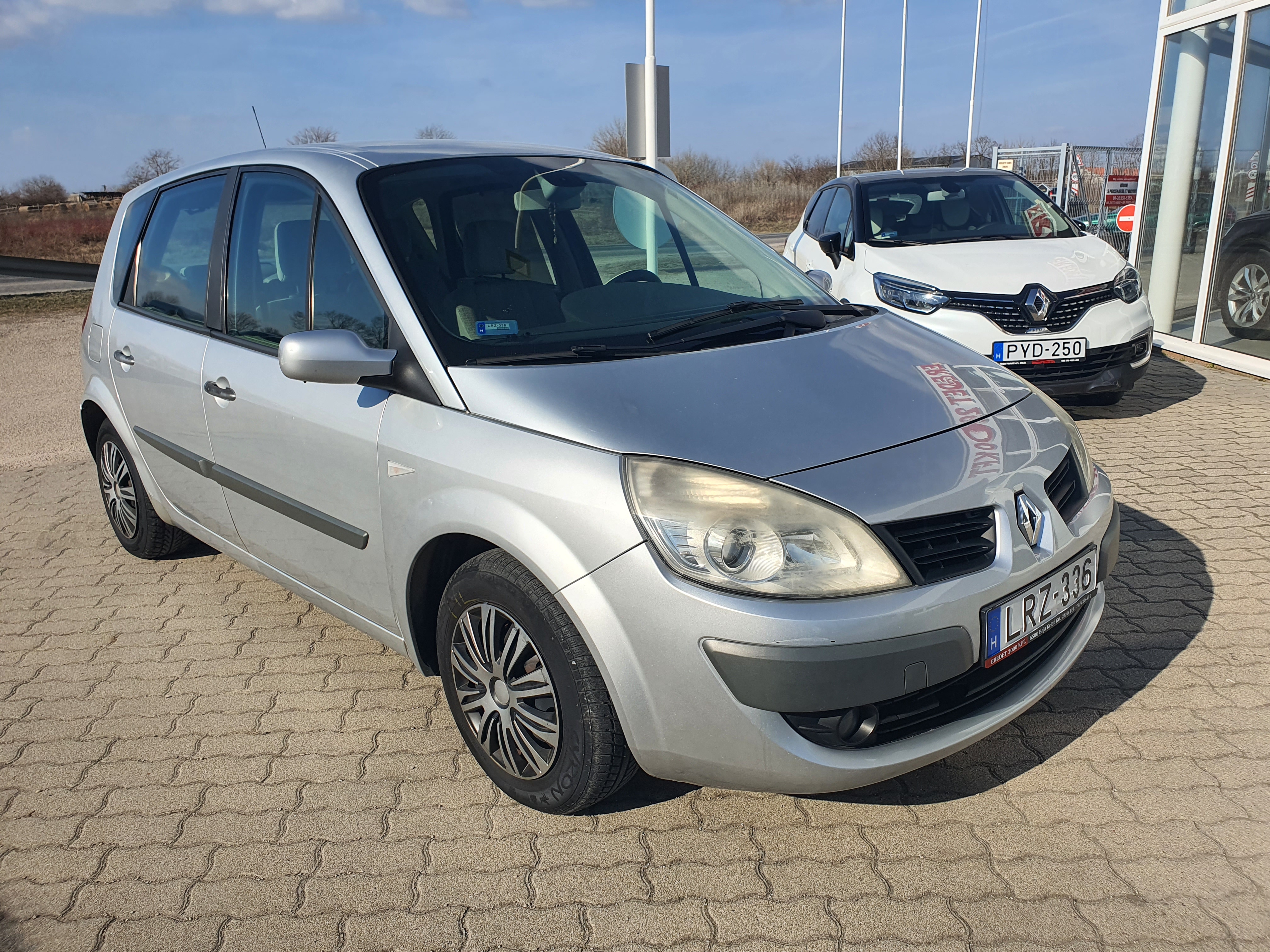 Extra vehicle image