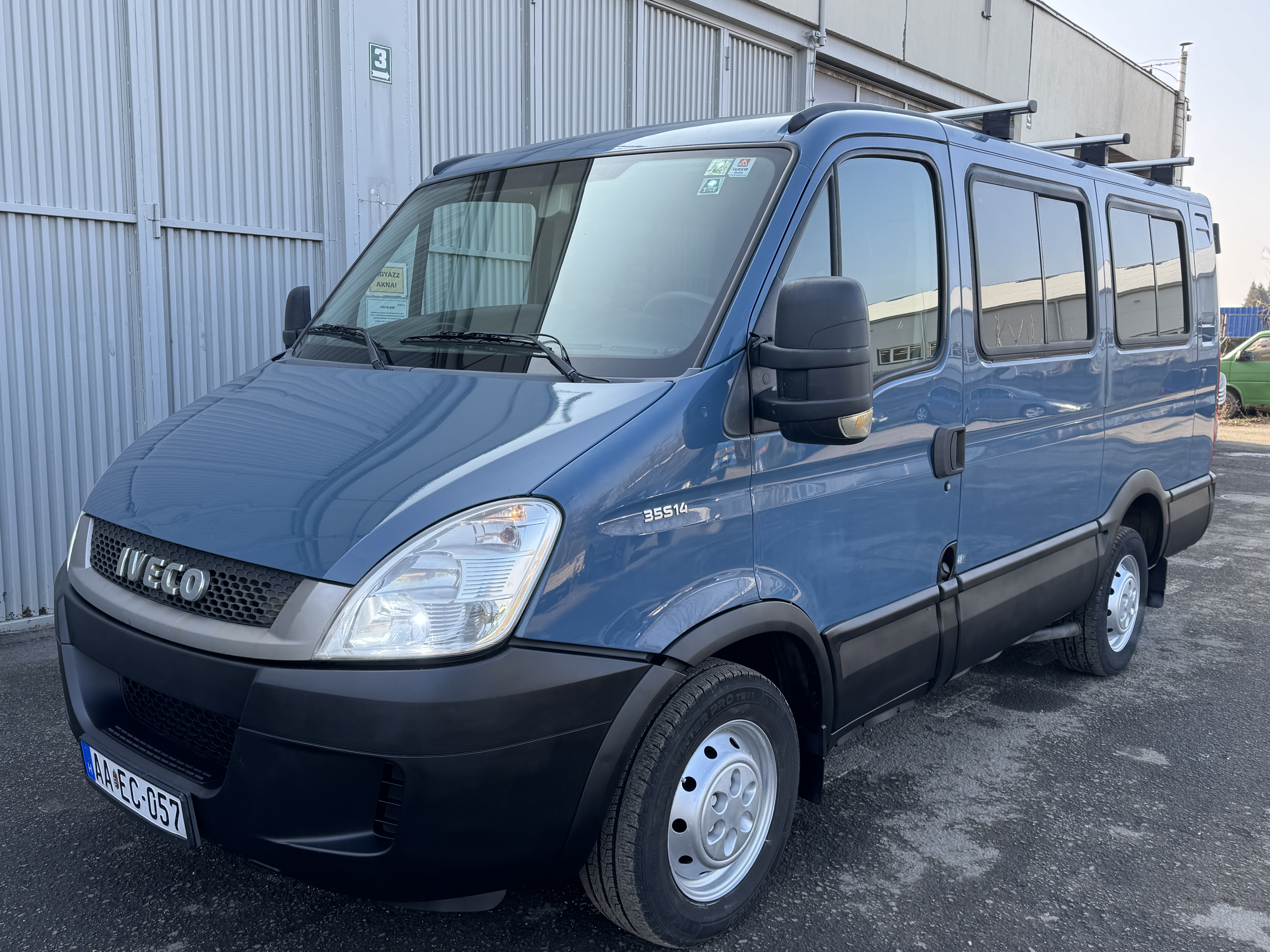 Extra vehicle image
