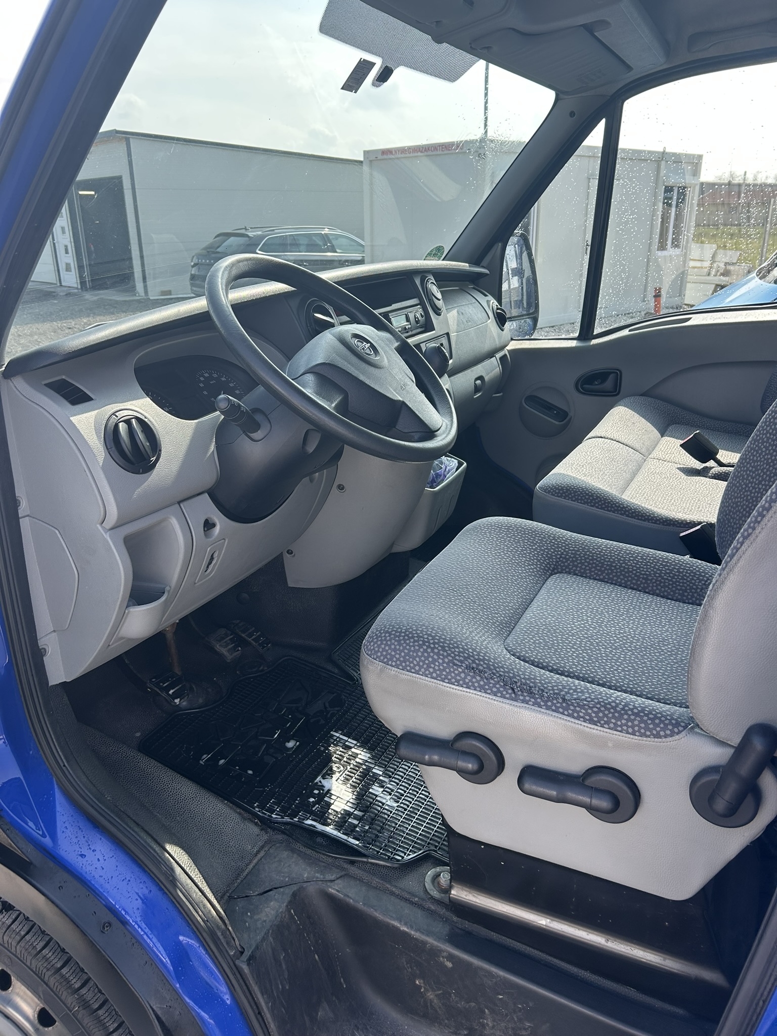 Extra vehicle image