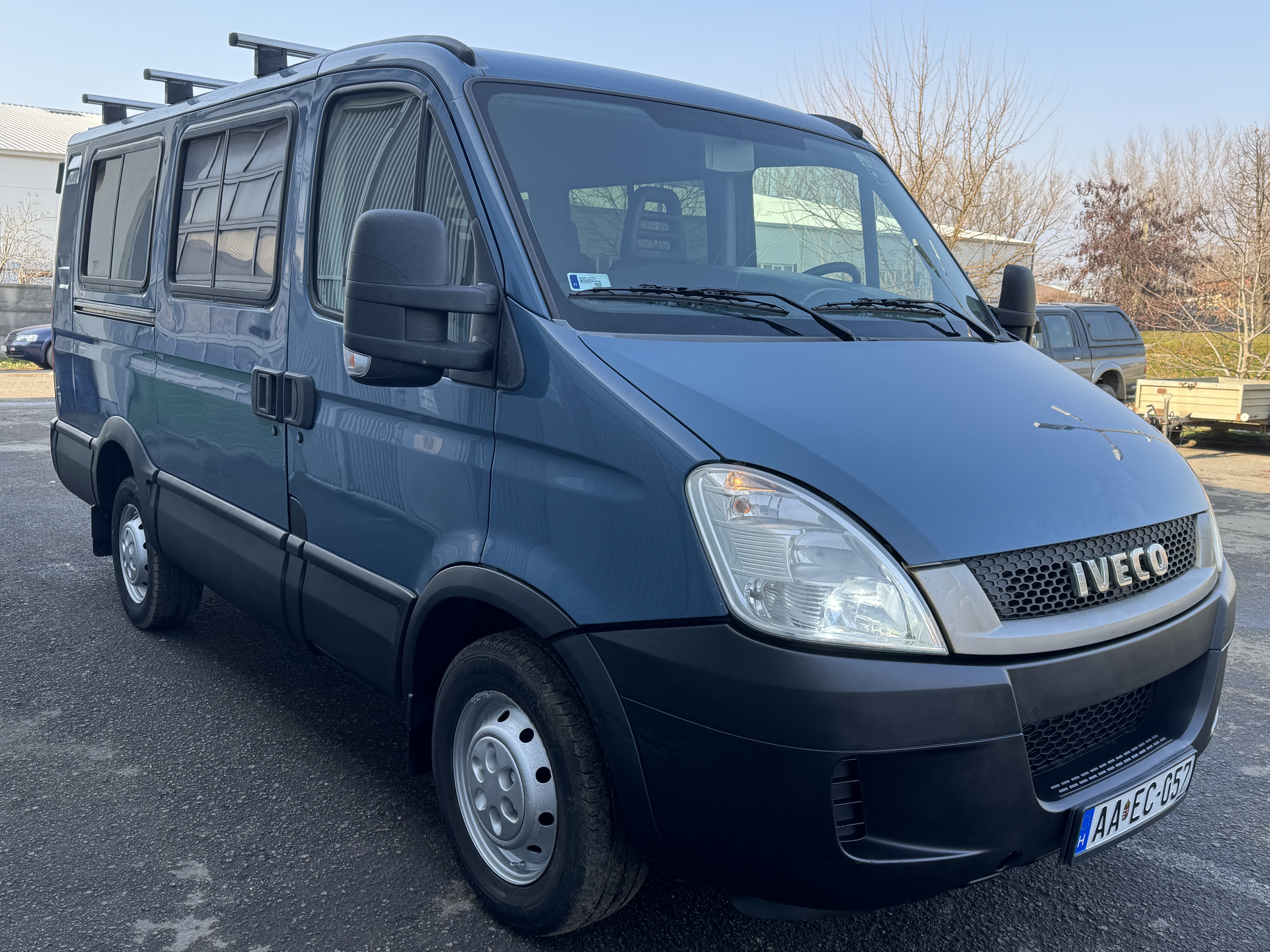 Extra vehicle image