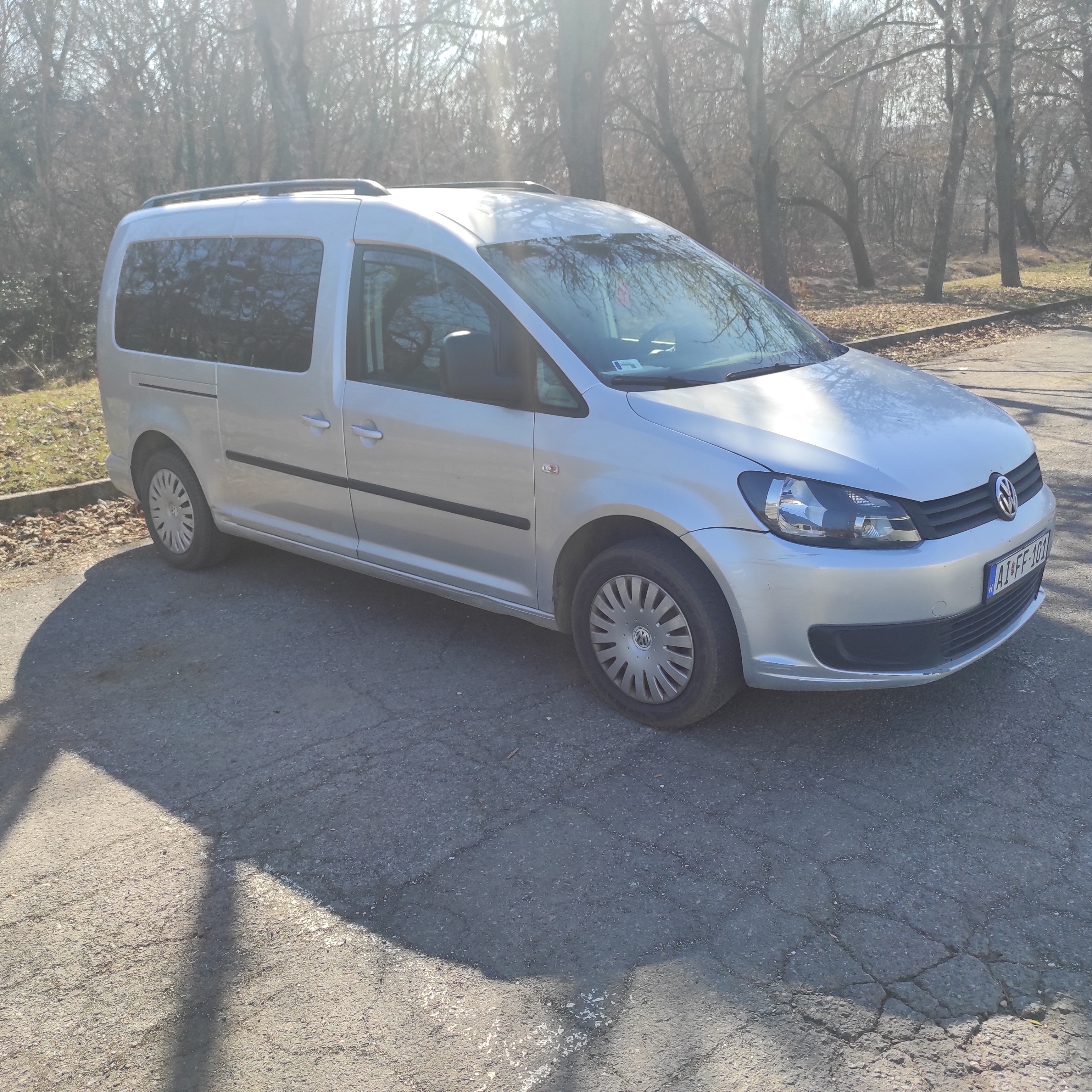 Main vehicle image
