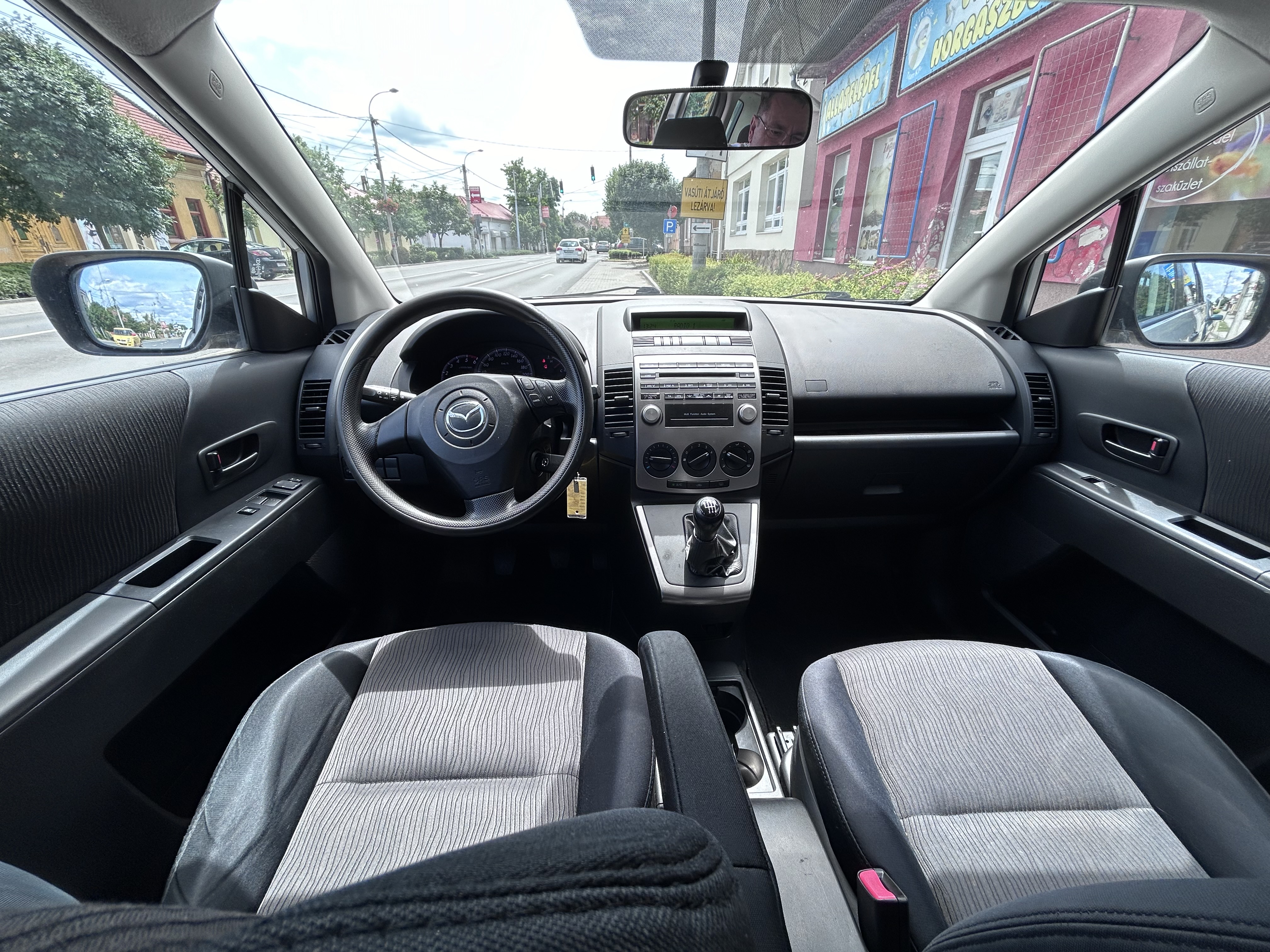 Extra vehicle image