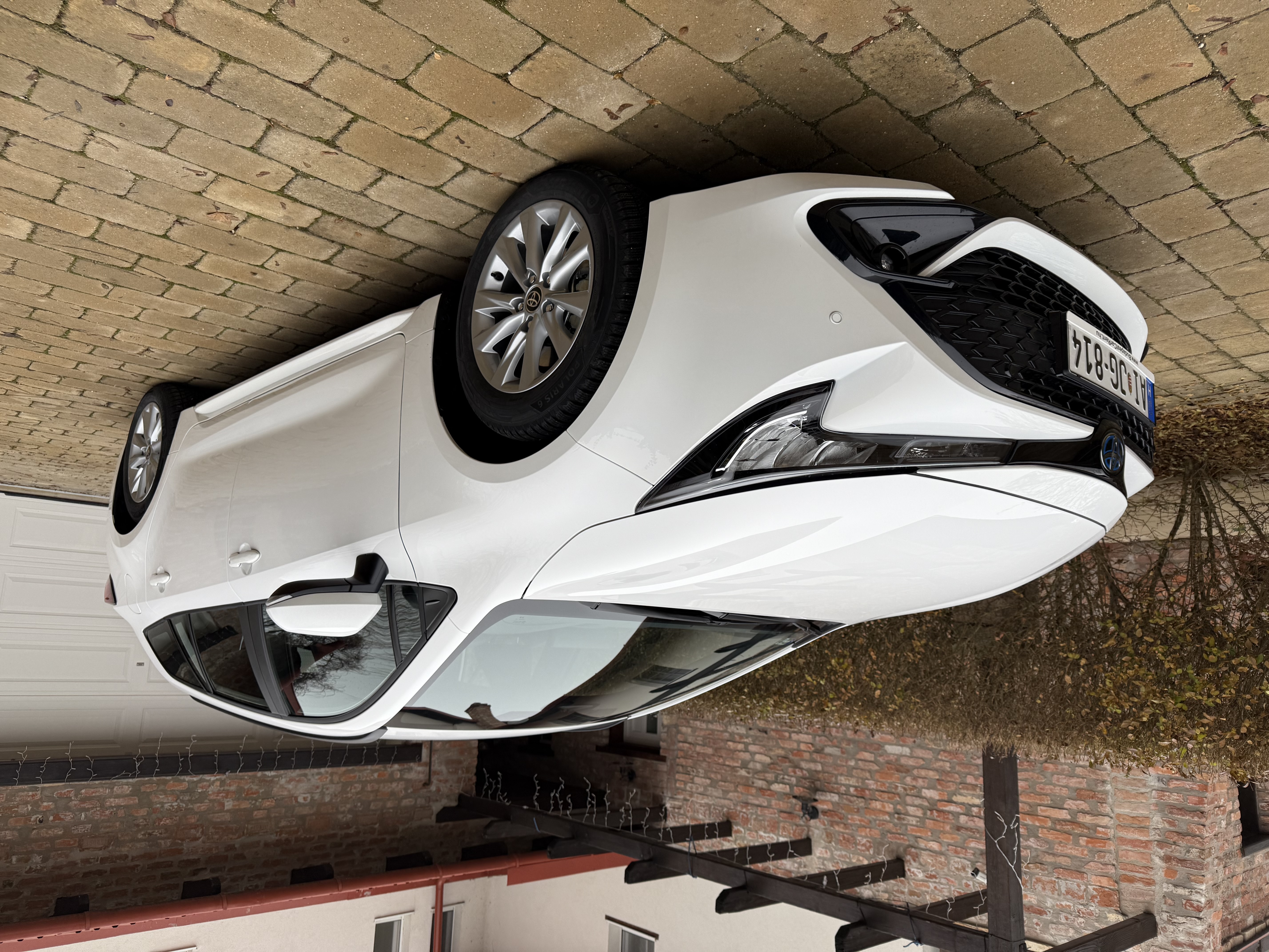Main vehicle image