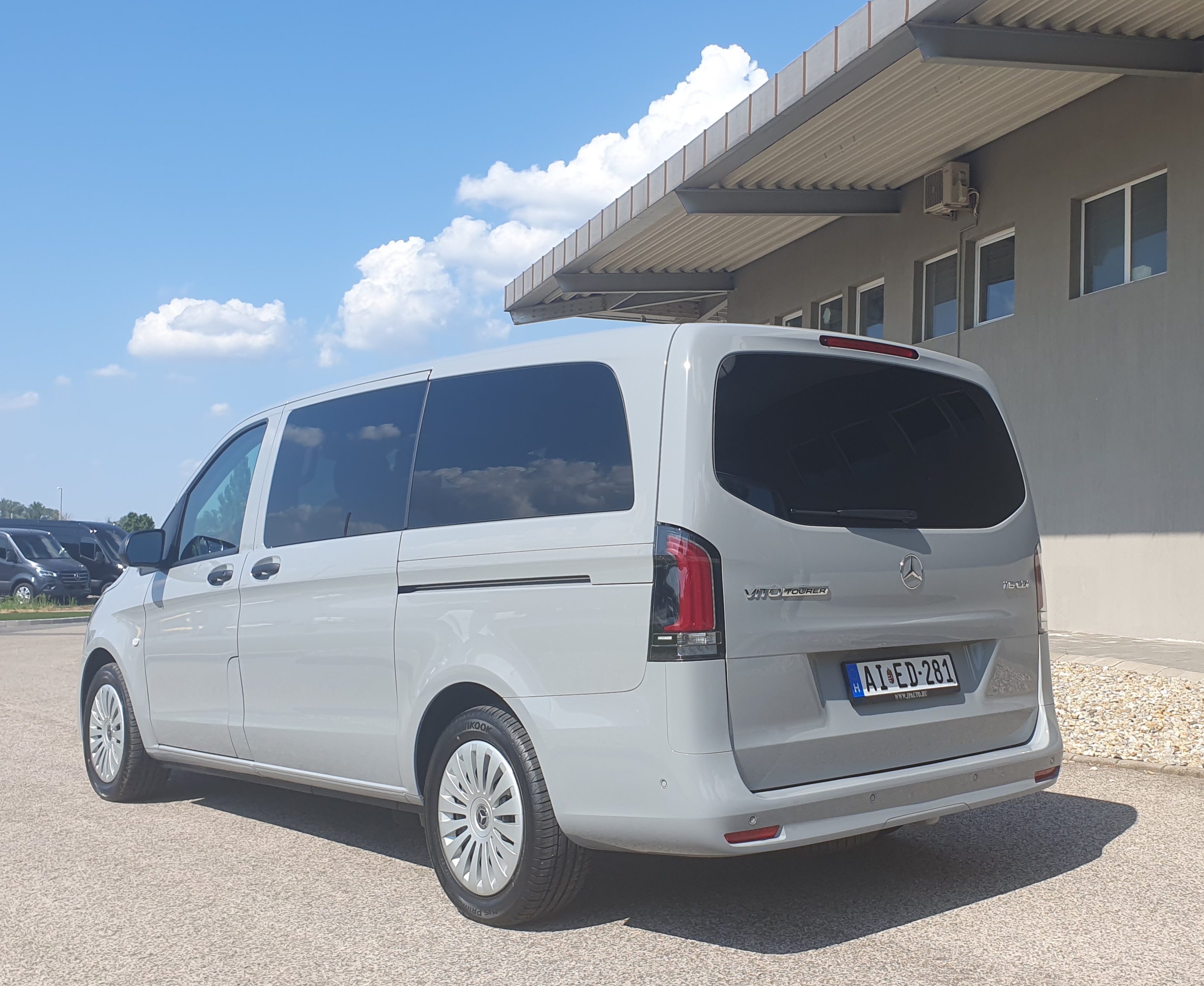 Extra vehicle image