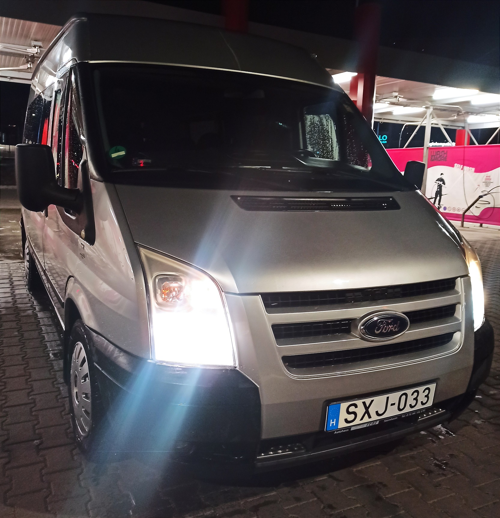 Main vehicle image